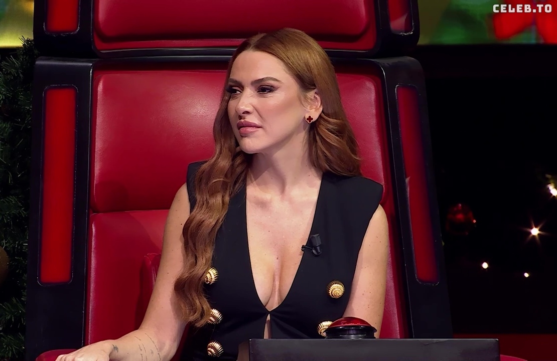 Image 5003671 from Hadise