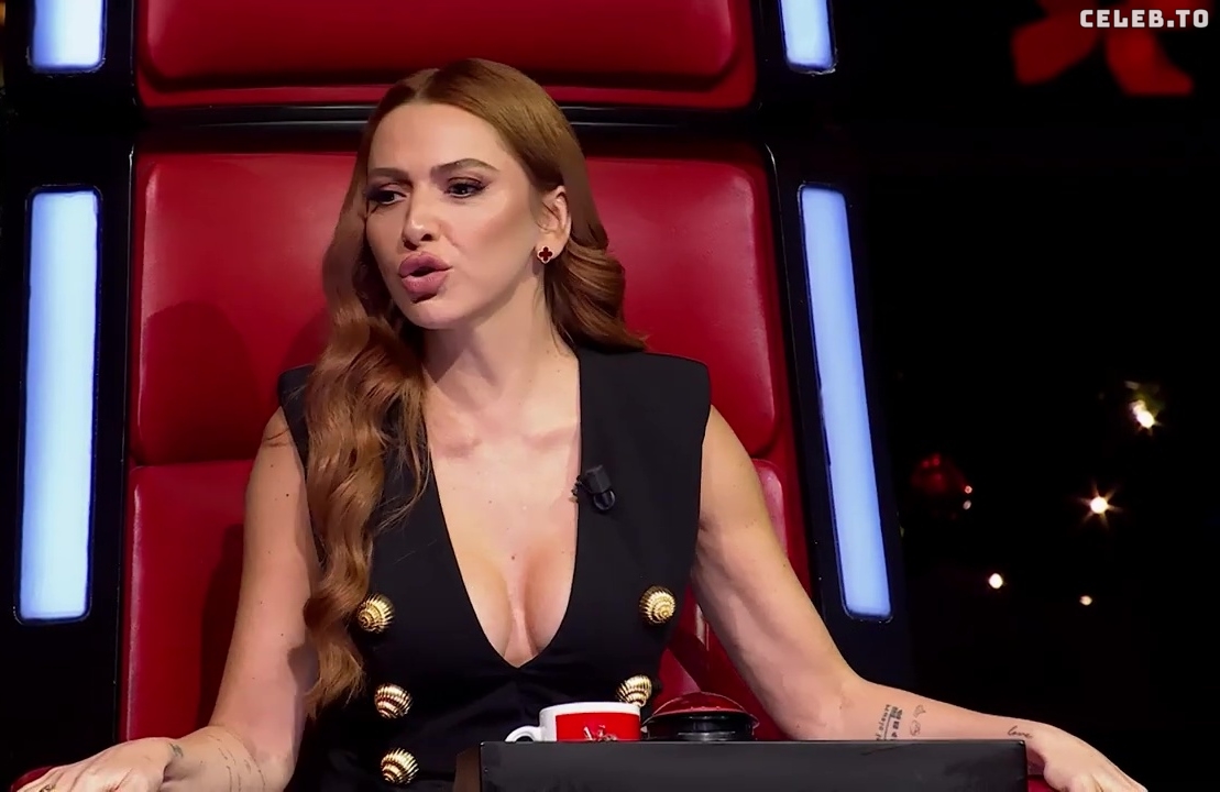 Image 5003679 from Hadise