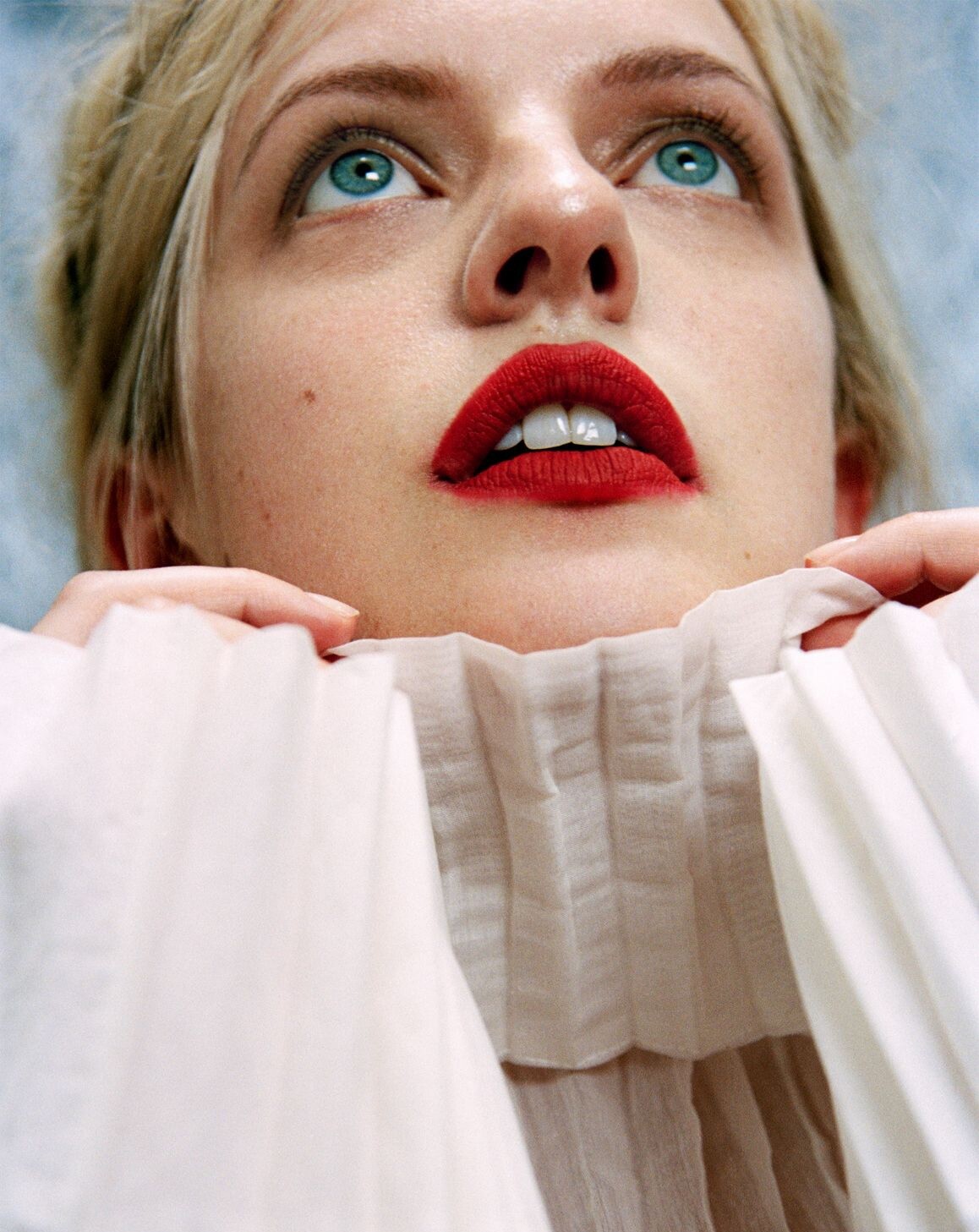 Image 5375269 from Elisabeth Moss