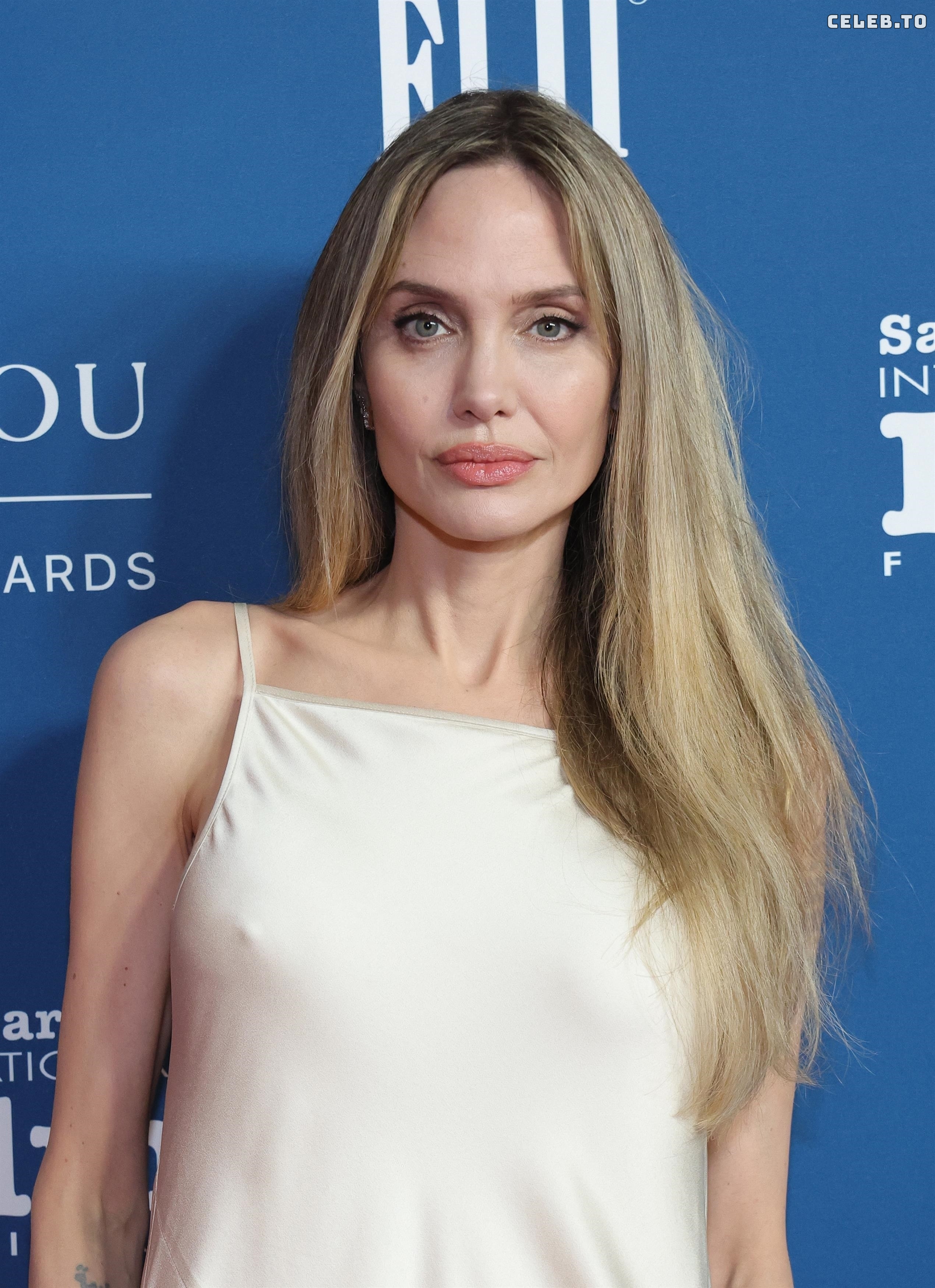 Image 5468393 from Angelina Jolie