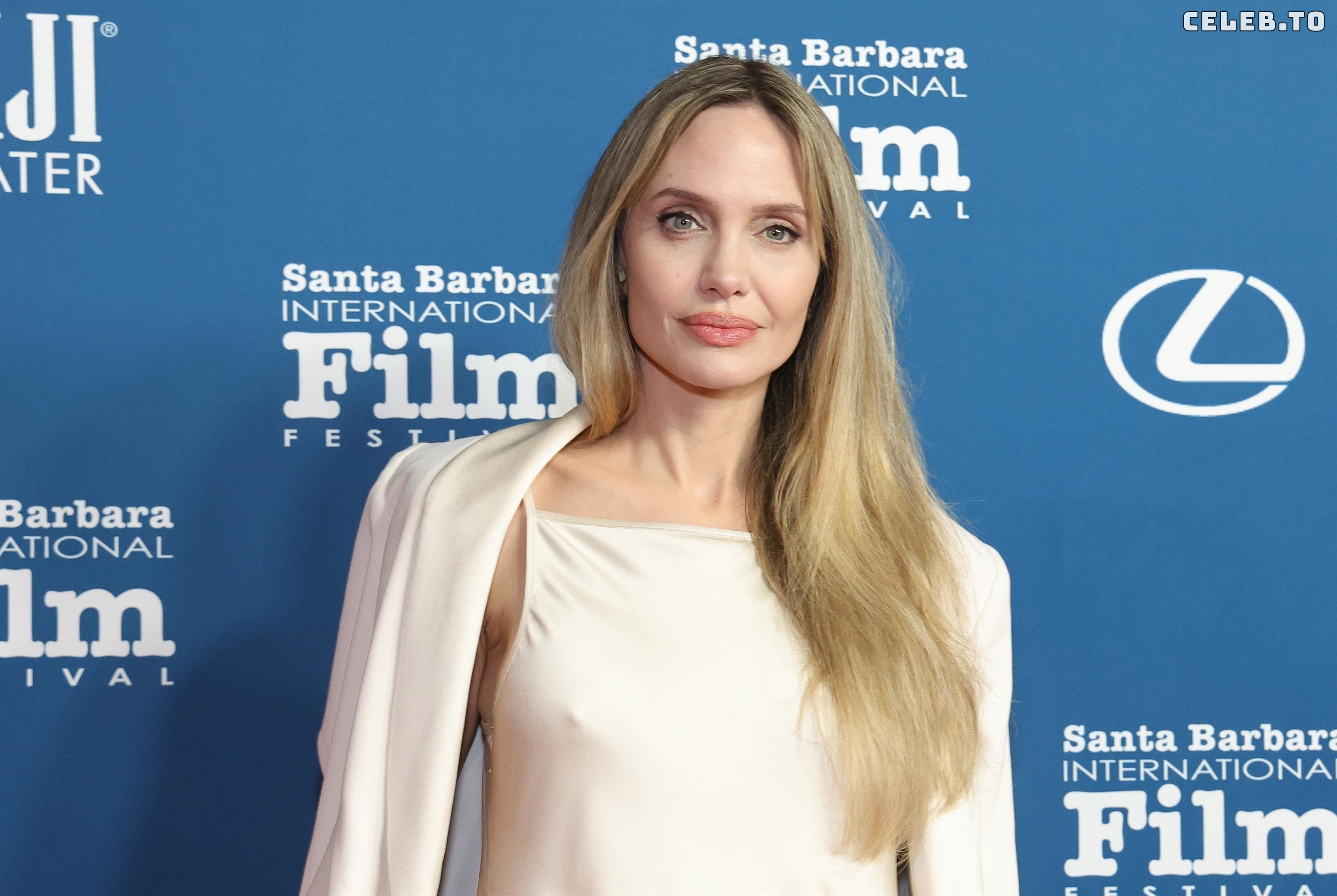 Image 5468394 from Angelina Jolie
