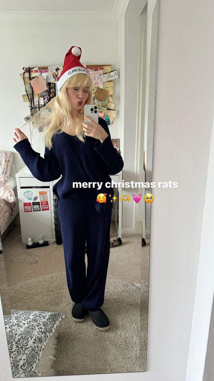 Image 5862436 from Maisie Peters