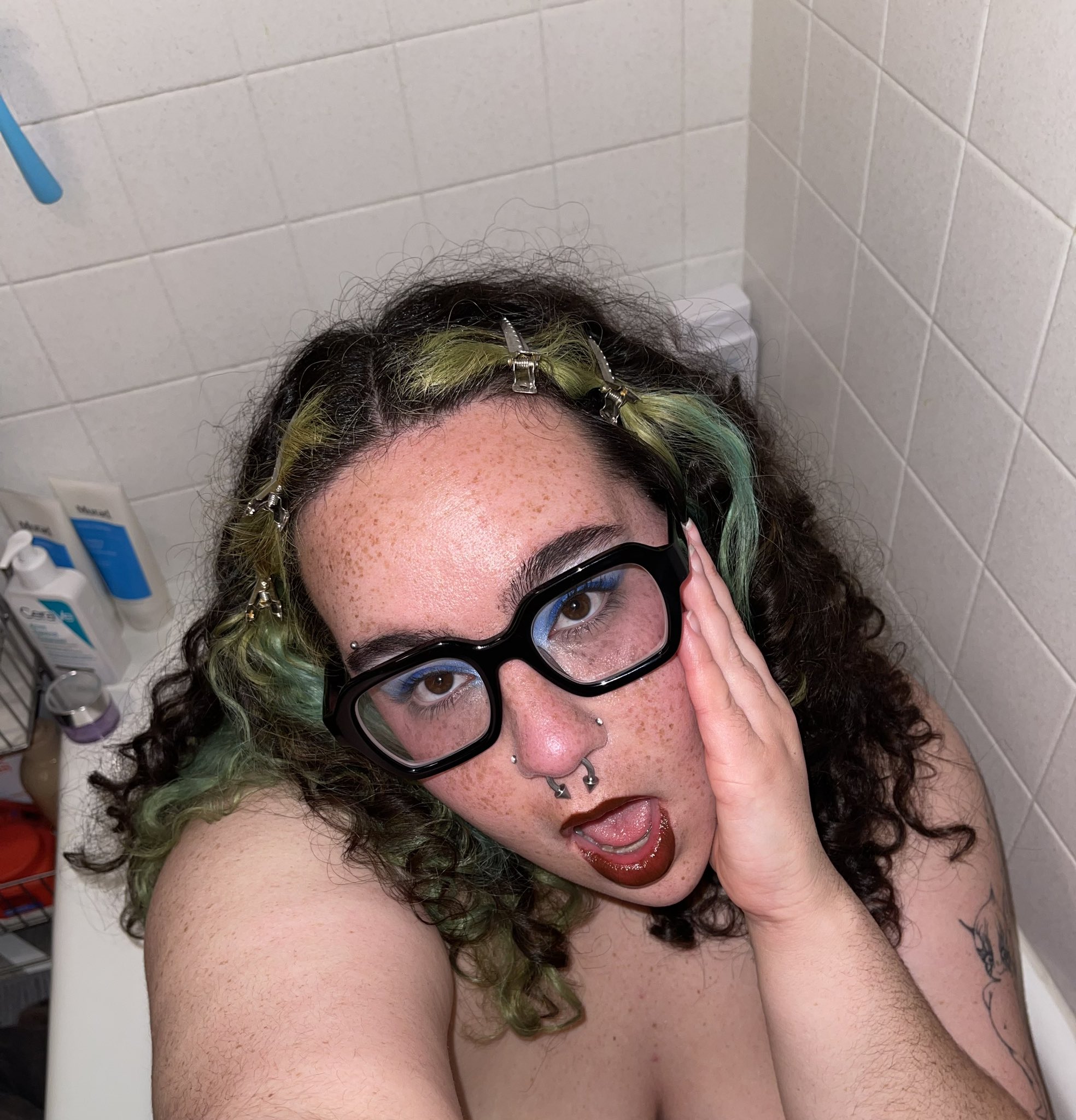 Image 5882459 from ACTUALNEETGIRL / thisis4babyfat