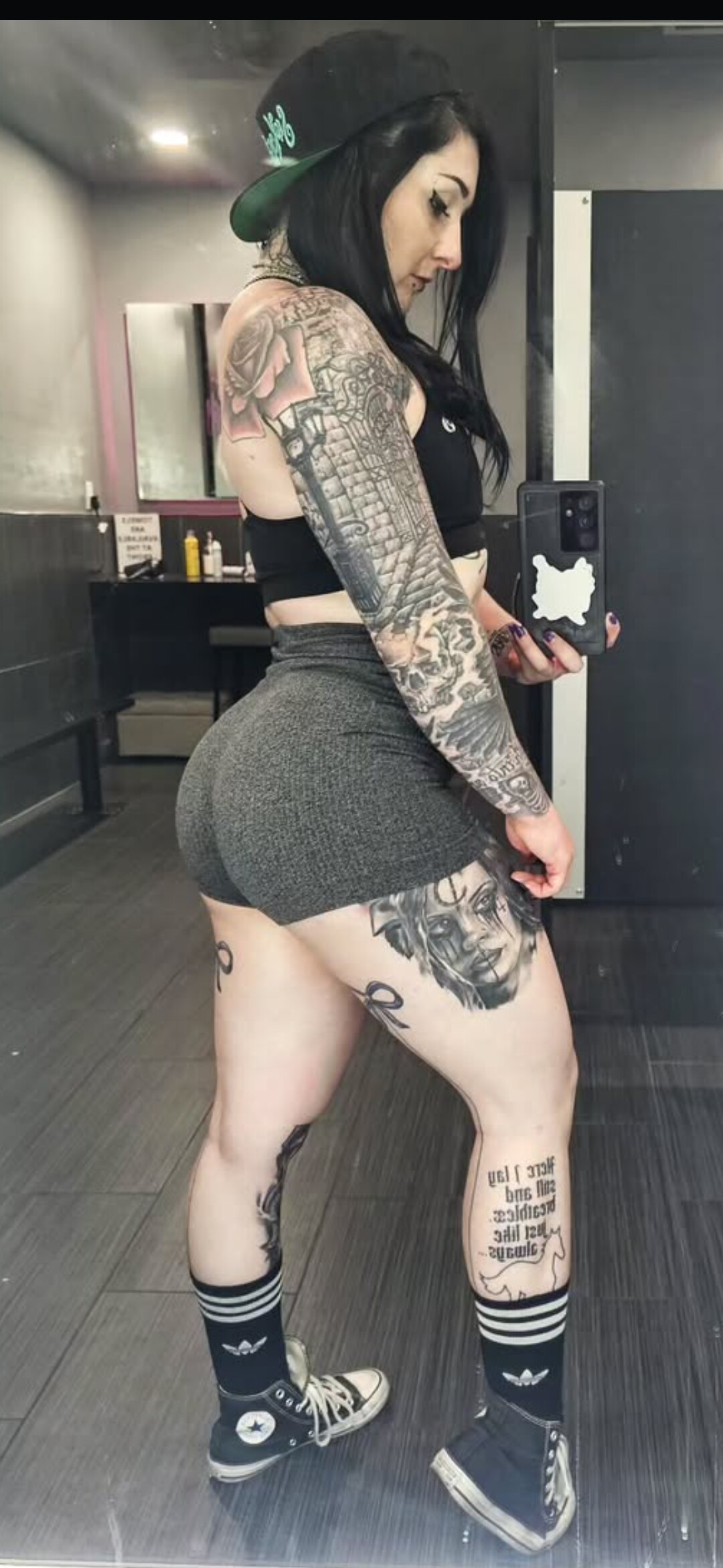 Image 6455754 from Goth muscle mommy / roxxymission