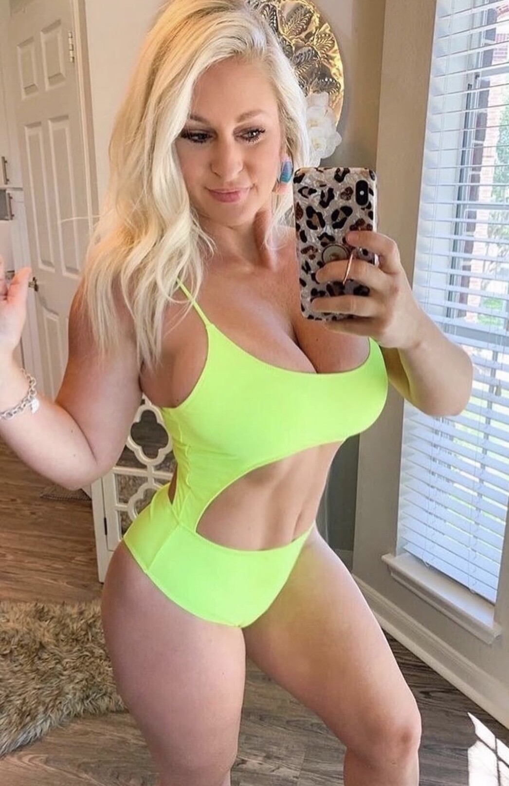 Image 6586690 from Texas hotwife blondie_mom_bay