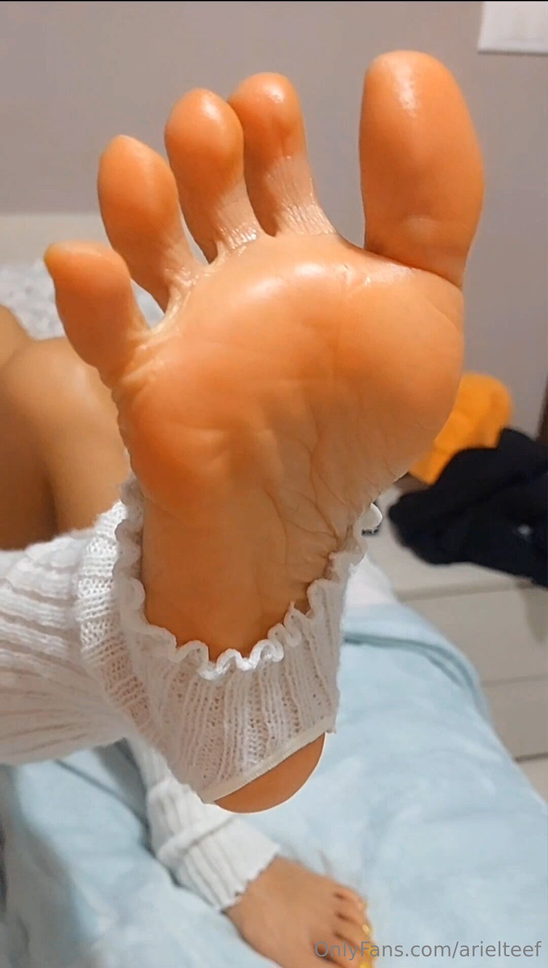 Image 6687610 from Ariel Feet
