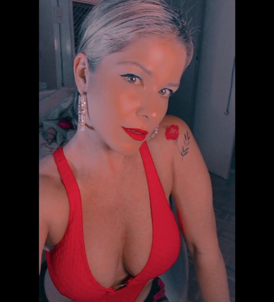 Image 6792692 from Samara Felippo