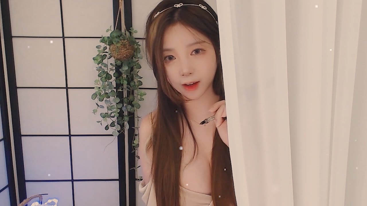 Image 6851629 from ASMR Yoon Ying | yoonyingASMR