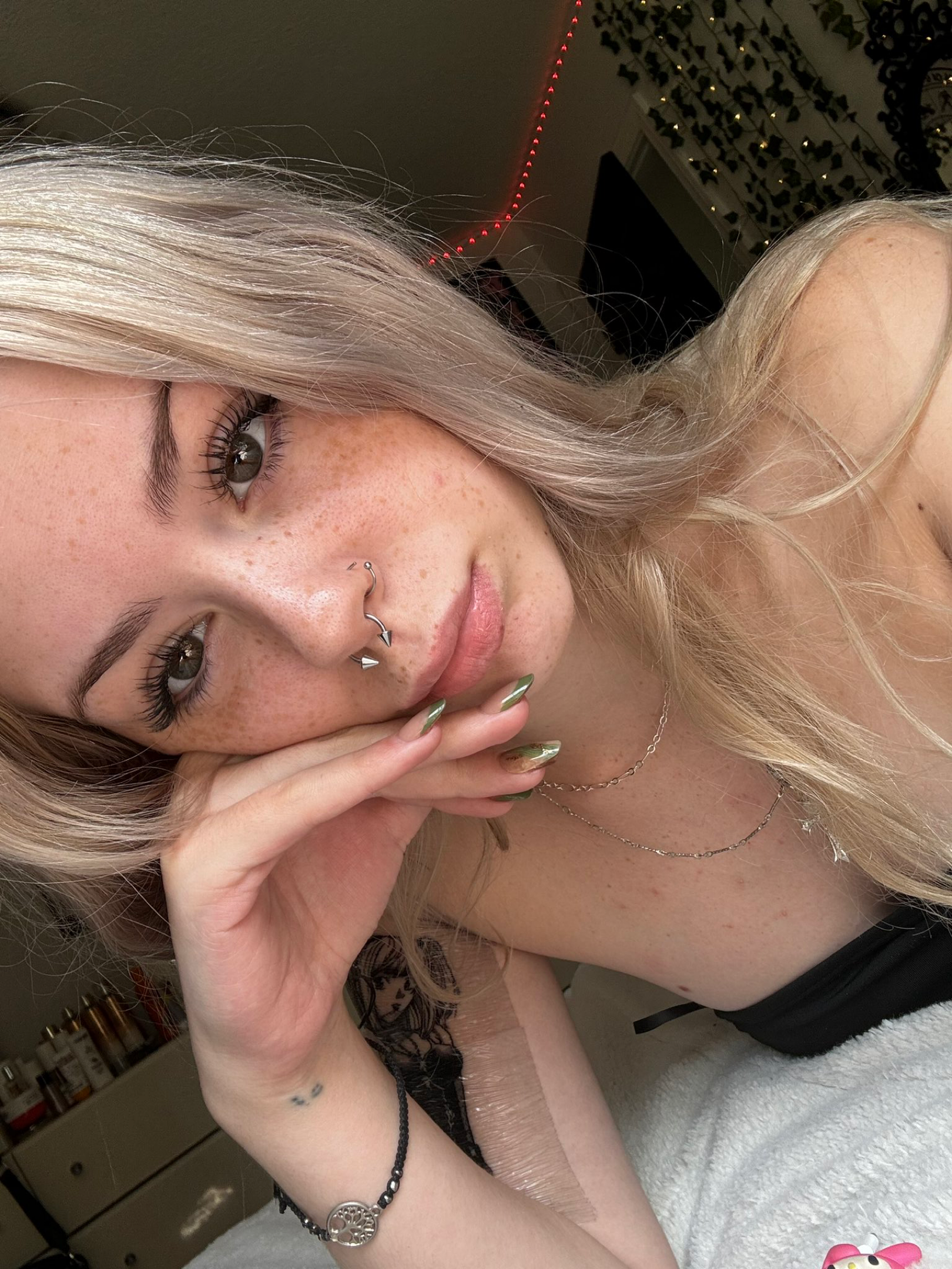 Image 6971162 from onlygothbitches / fetusaborters / mkkonz / mary konczal