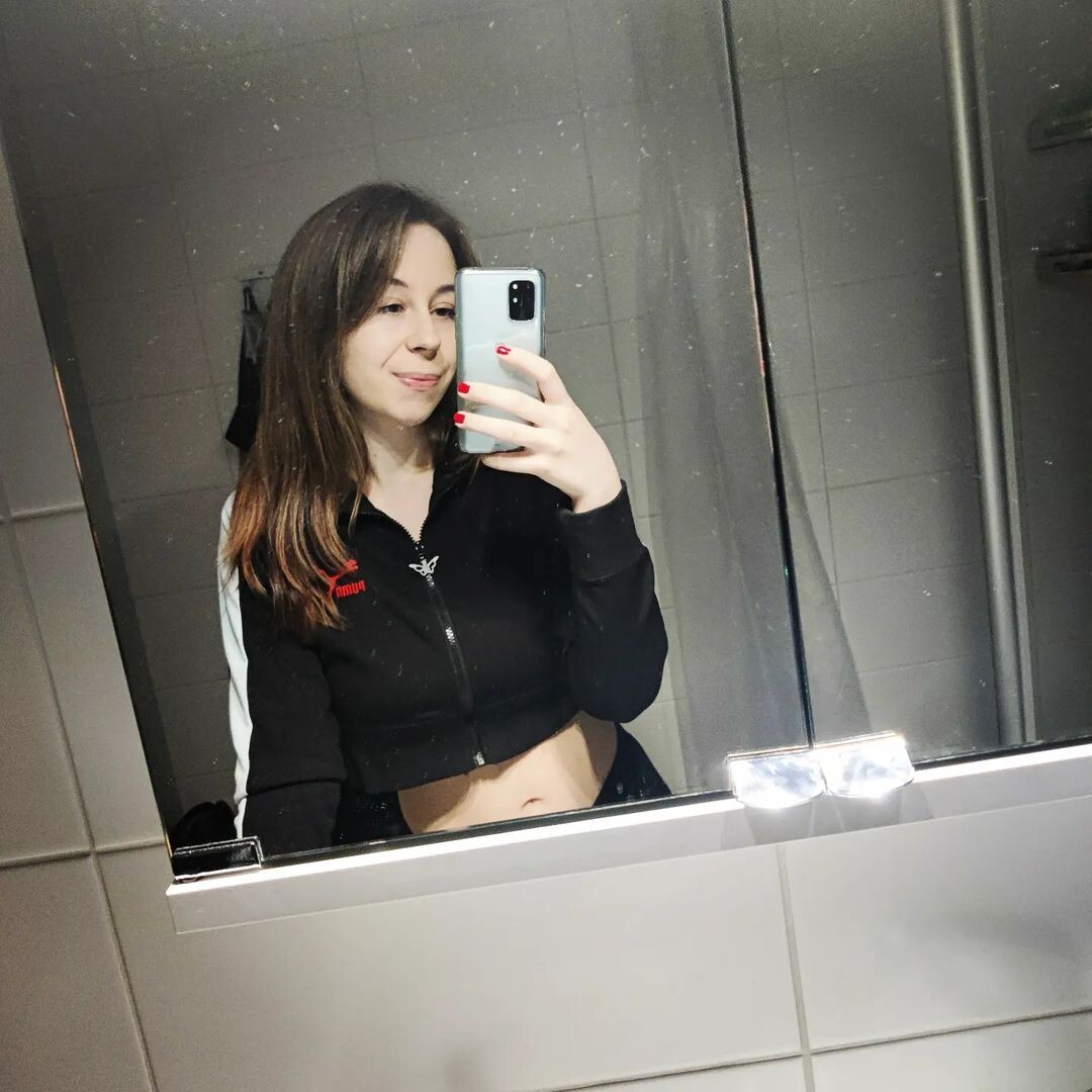 Image 6995914 from Alisa