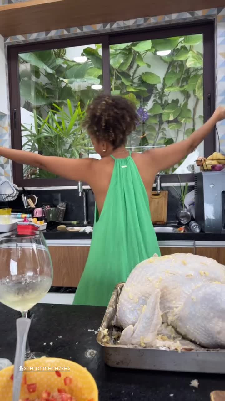Video 204082 from Sheron Menezes