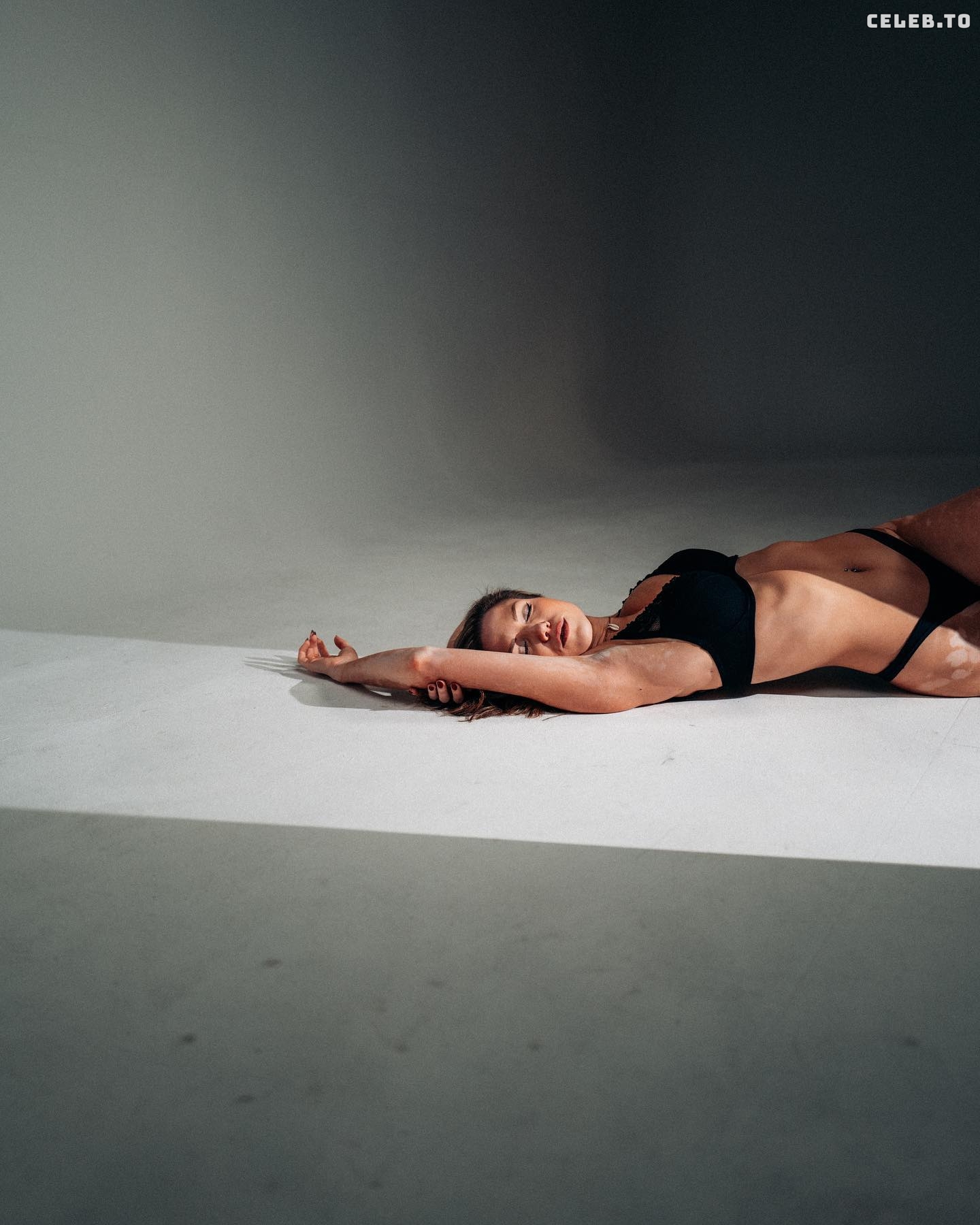 Image 7032074 from whoothefckisvroun