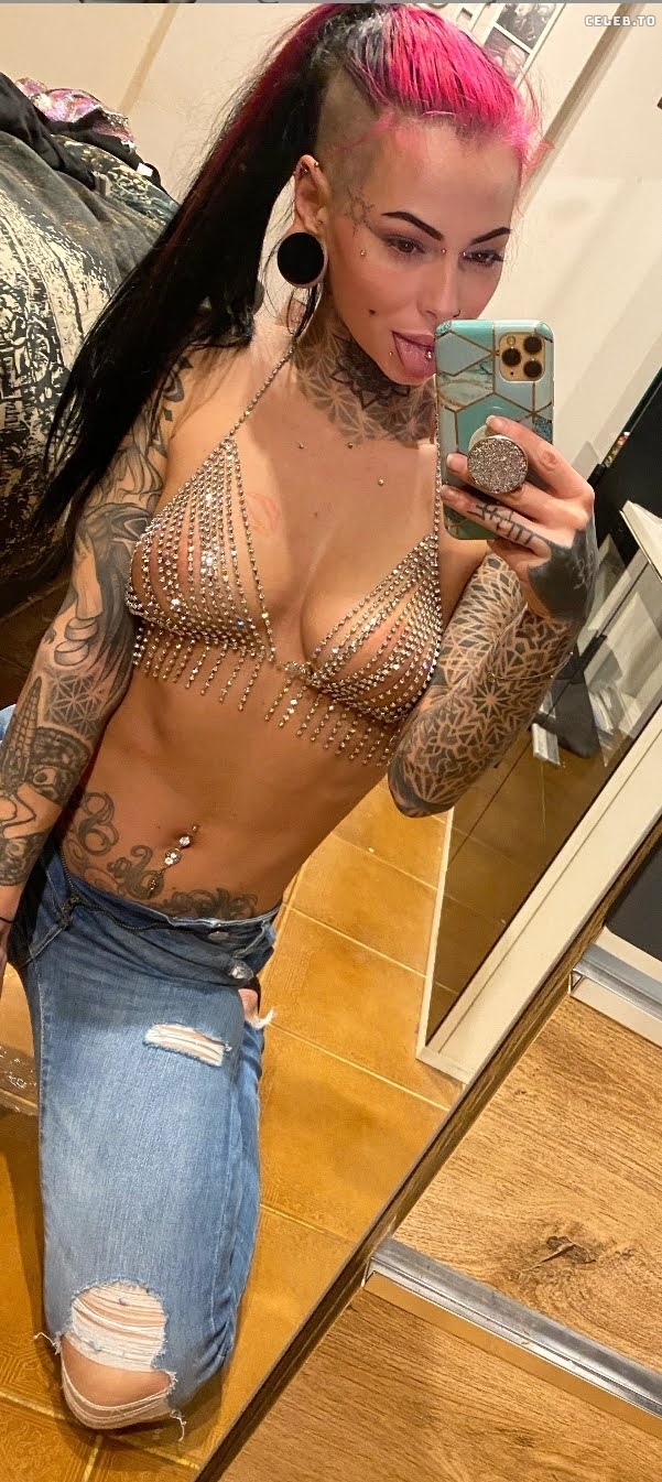 Image 717345 from Vanyvanity