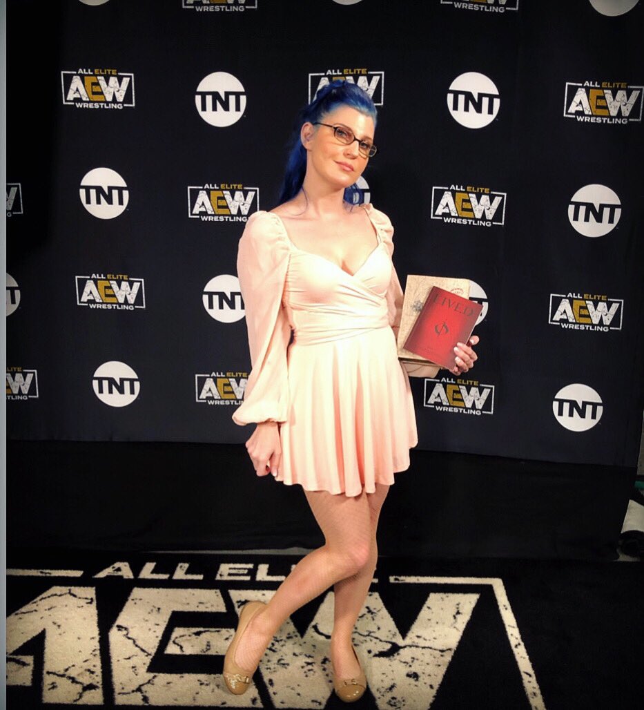 Image 7176425 from Leva Bates