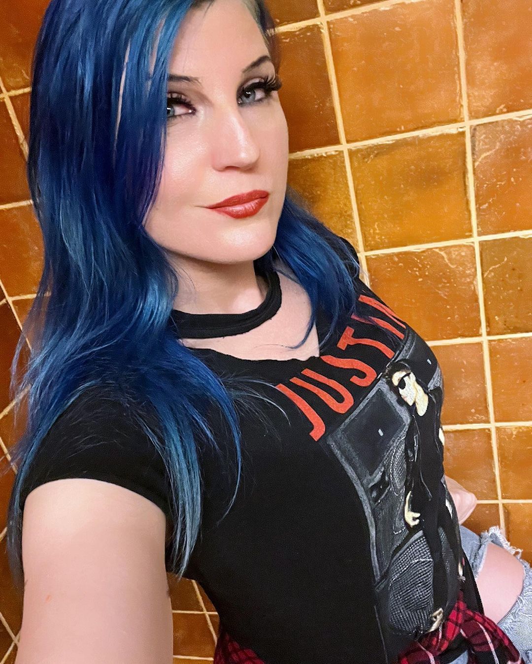 Image 7176436 from Leva Bates