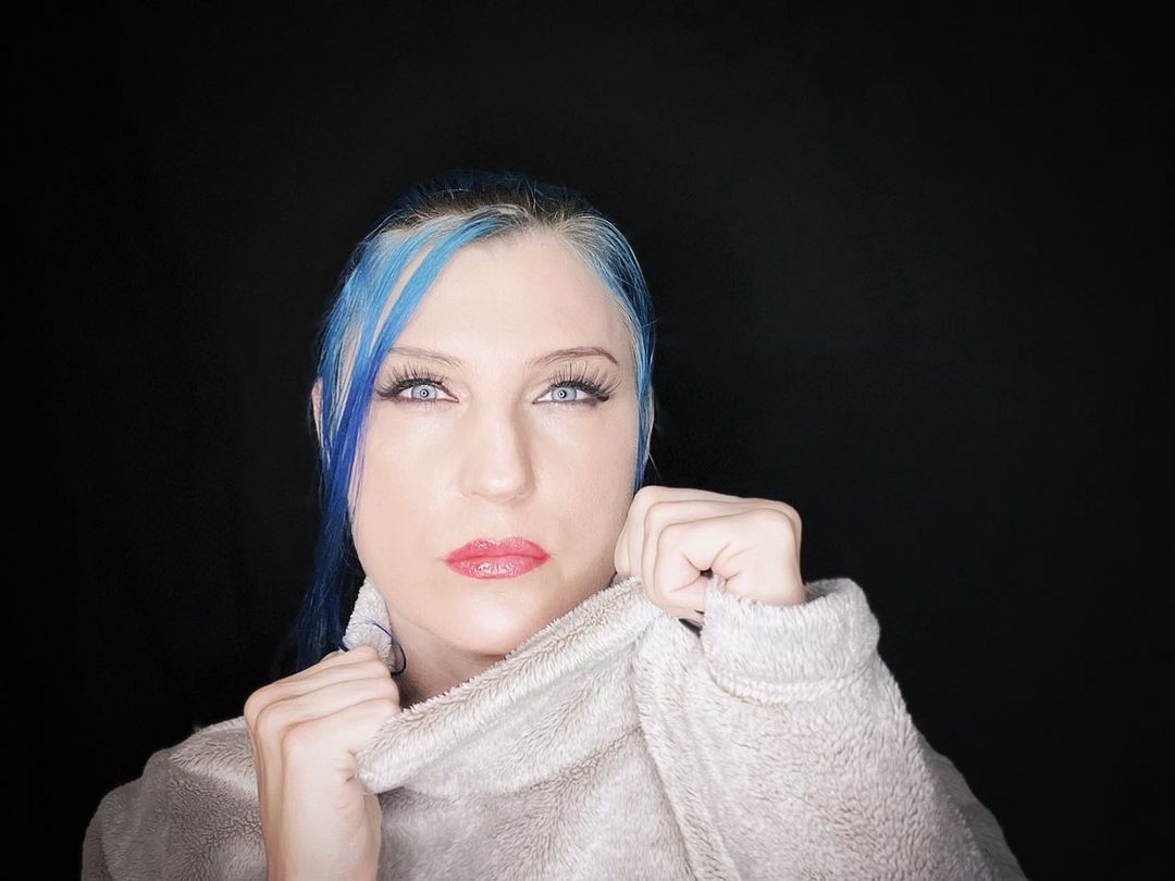 Image 7176443 from Leva Bates