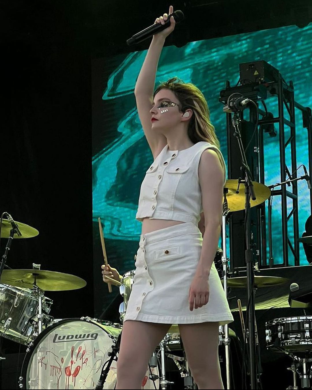 Image 7177633 from Lauren Mayberry (Singer)