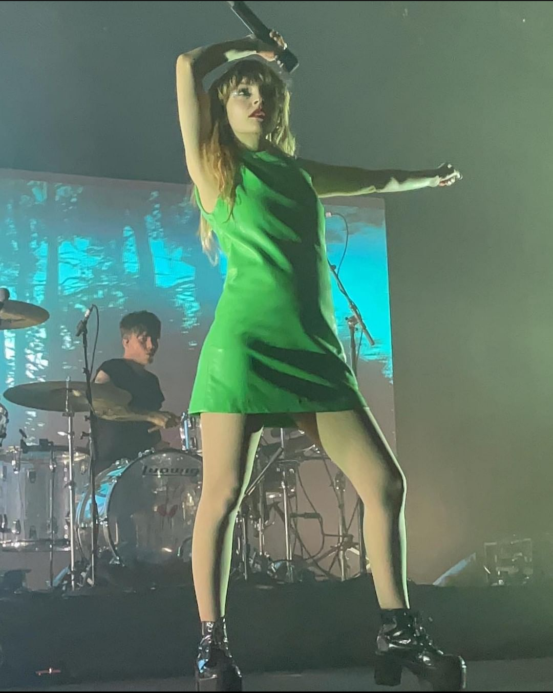 Image 7177636 from Lauren Mayberry (Singer)