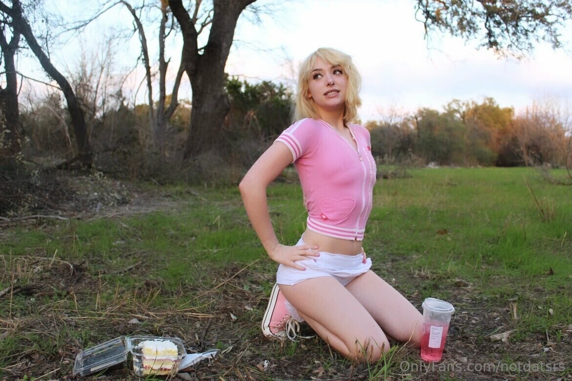 Image 7215027 from ItsNotDatSrs / Notdatsrs / liz / lilredvlvt