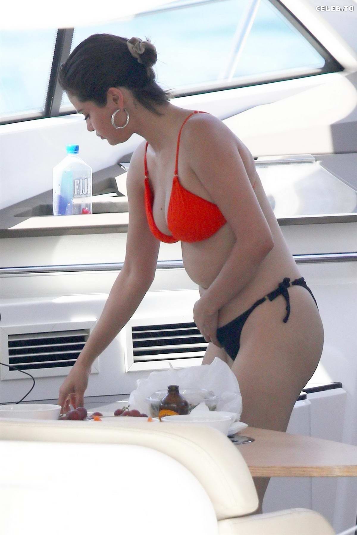 Image 7377292 from Selena Gomez