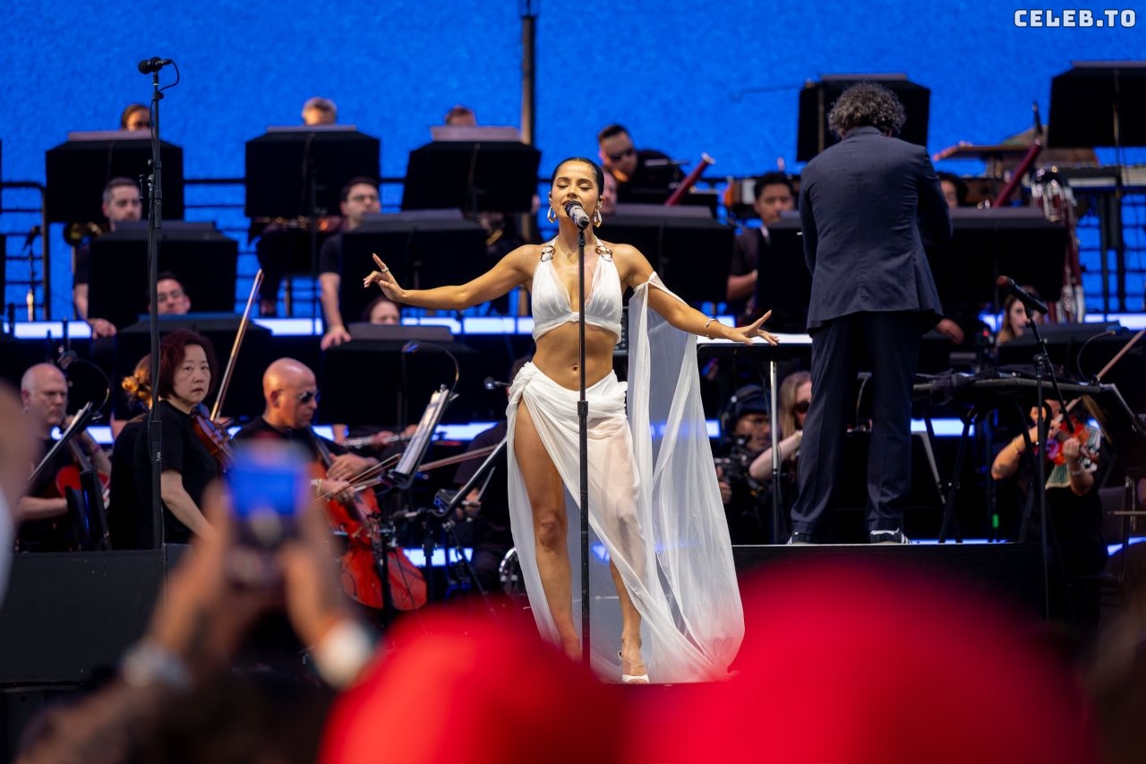 Image 7522415 from Becky G