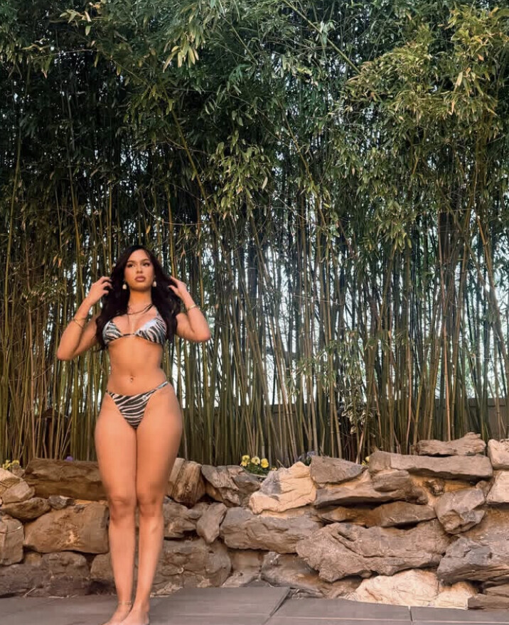 Image 7617574 from nickimariiee