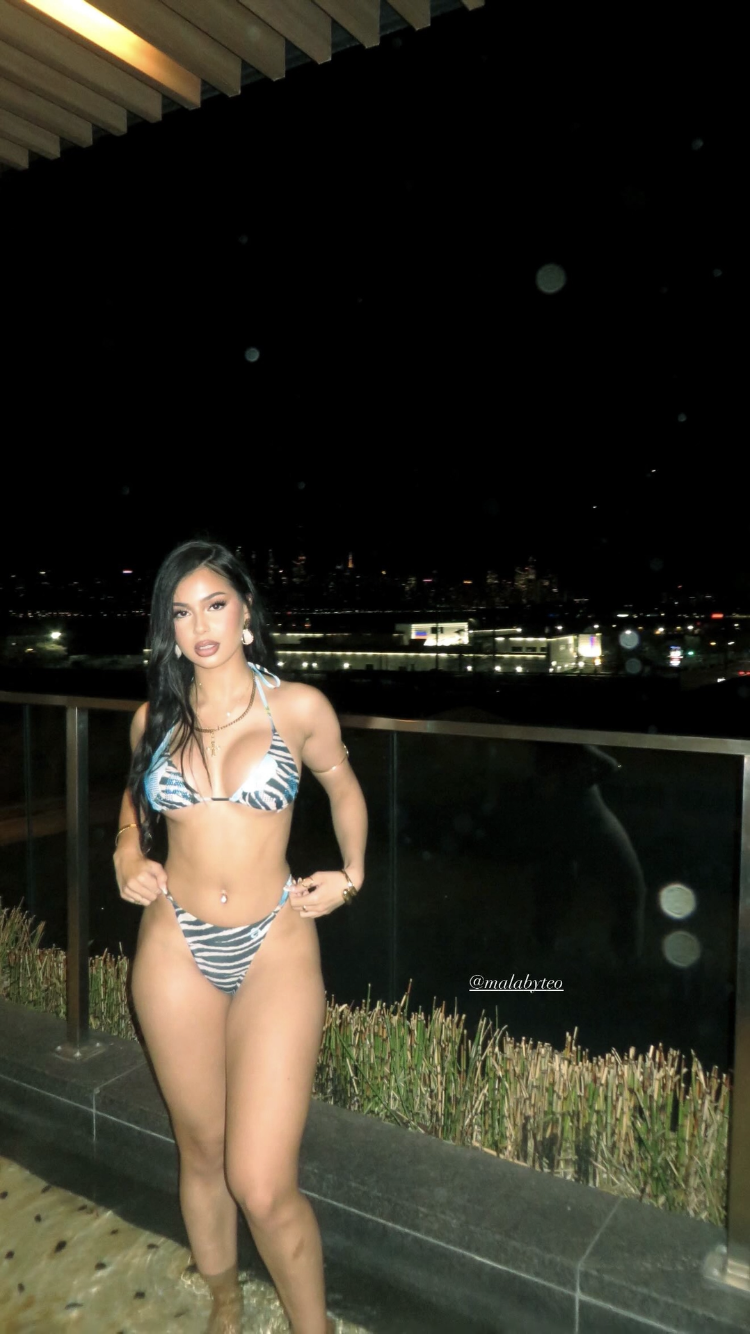 Image 7617603 from nickimariiee