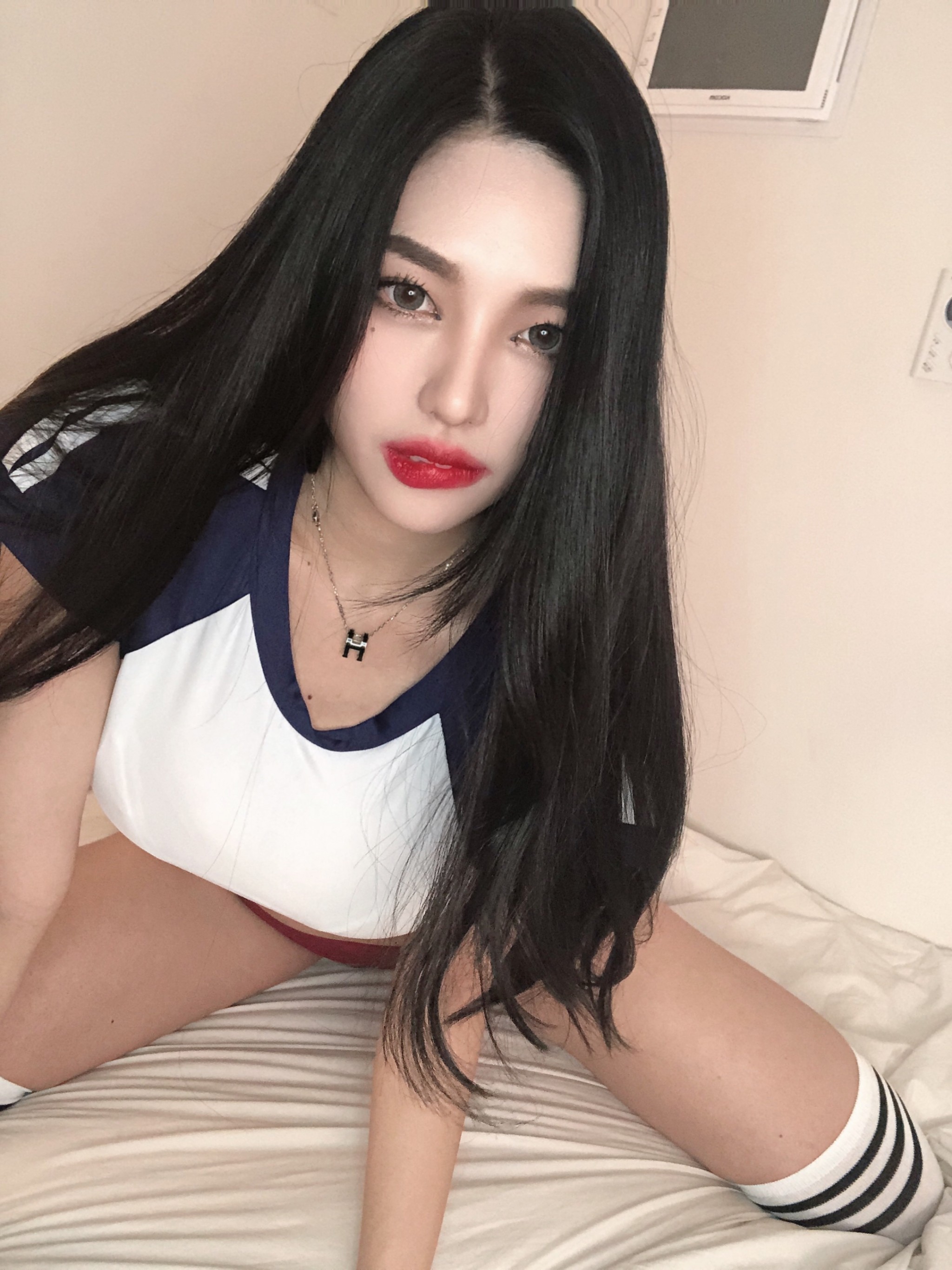 Image 7622626 from h___rvn | rvn1015 | 동그란 | Dongeuran