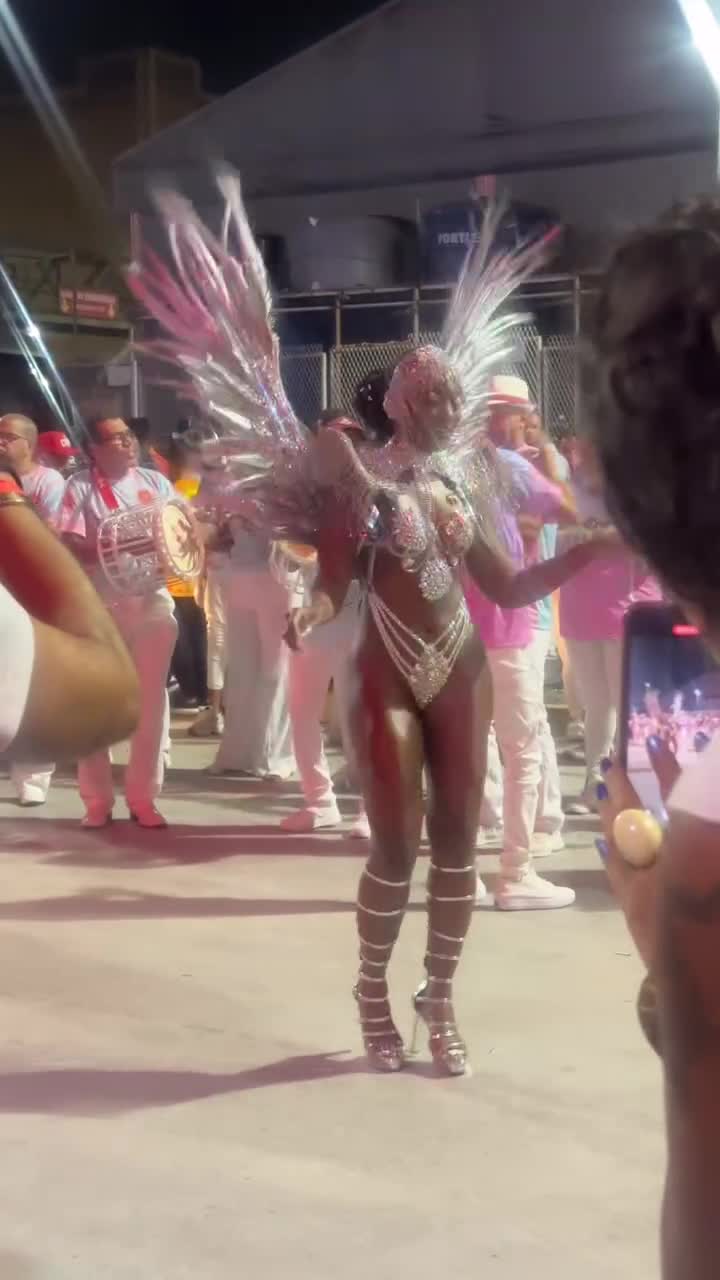 Video 234226 from Erika Januza