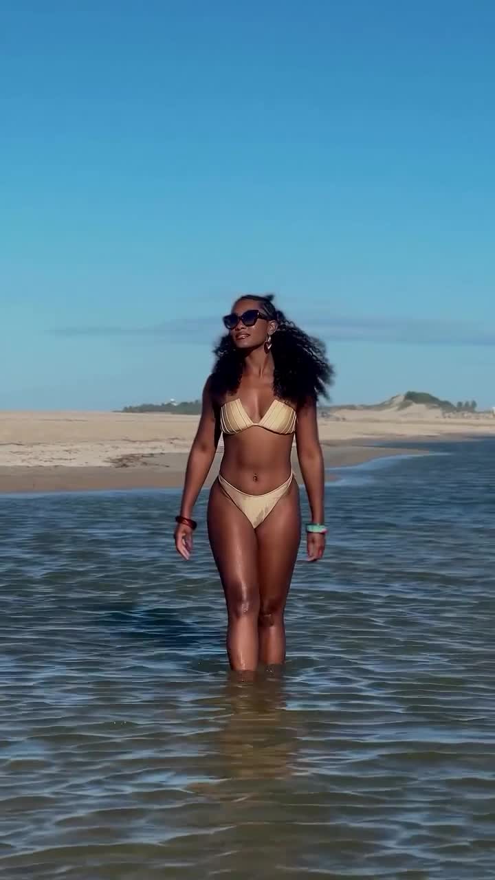 Video 234335 from Erika Januza
