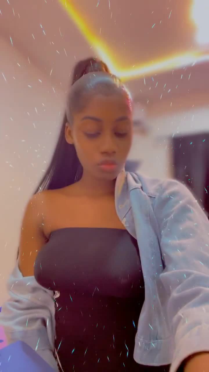 Video 237734 from Molly Unruly / itsjust_bigme7 / PondsKira84896 / Barely Seen