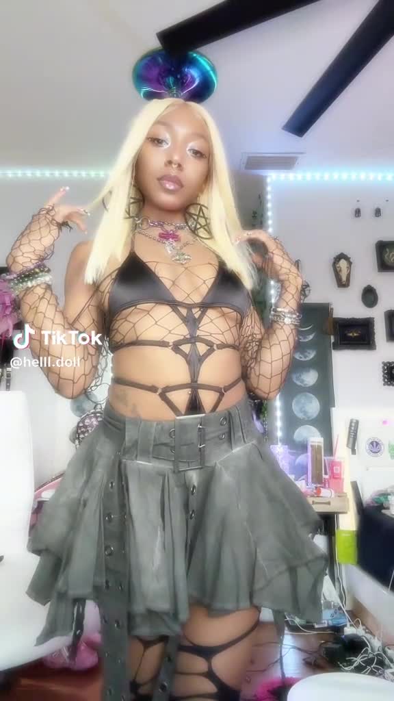 Video 237758 from Priestess Doll / helll.doll / HelllDoll_