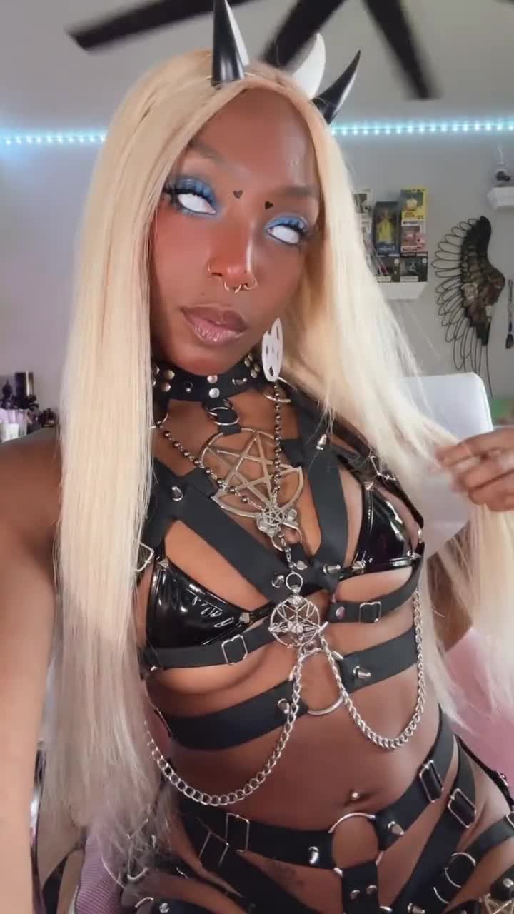 Video 237761 from Priestess Doll / helll.doll / HelllDoll_