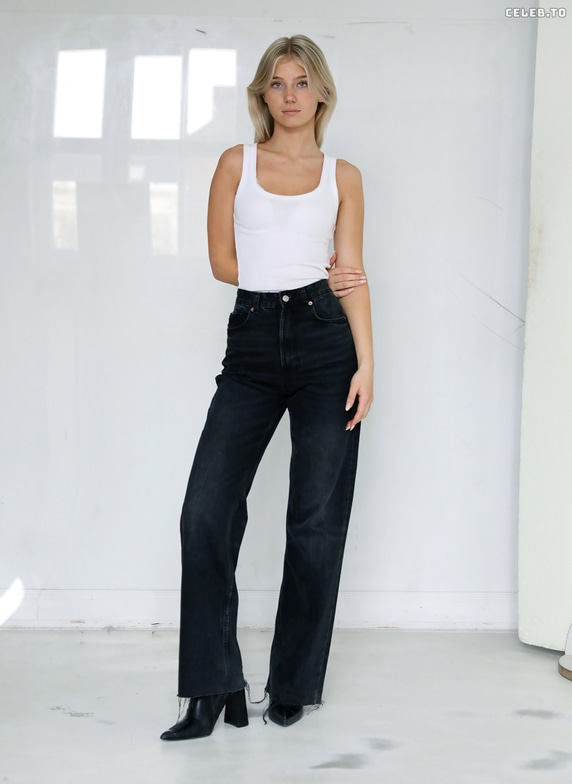 Image 7947173 from Elena Zoe