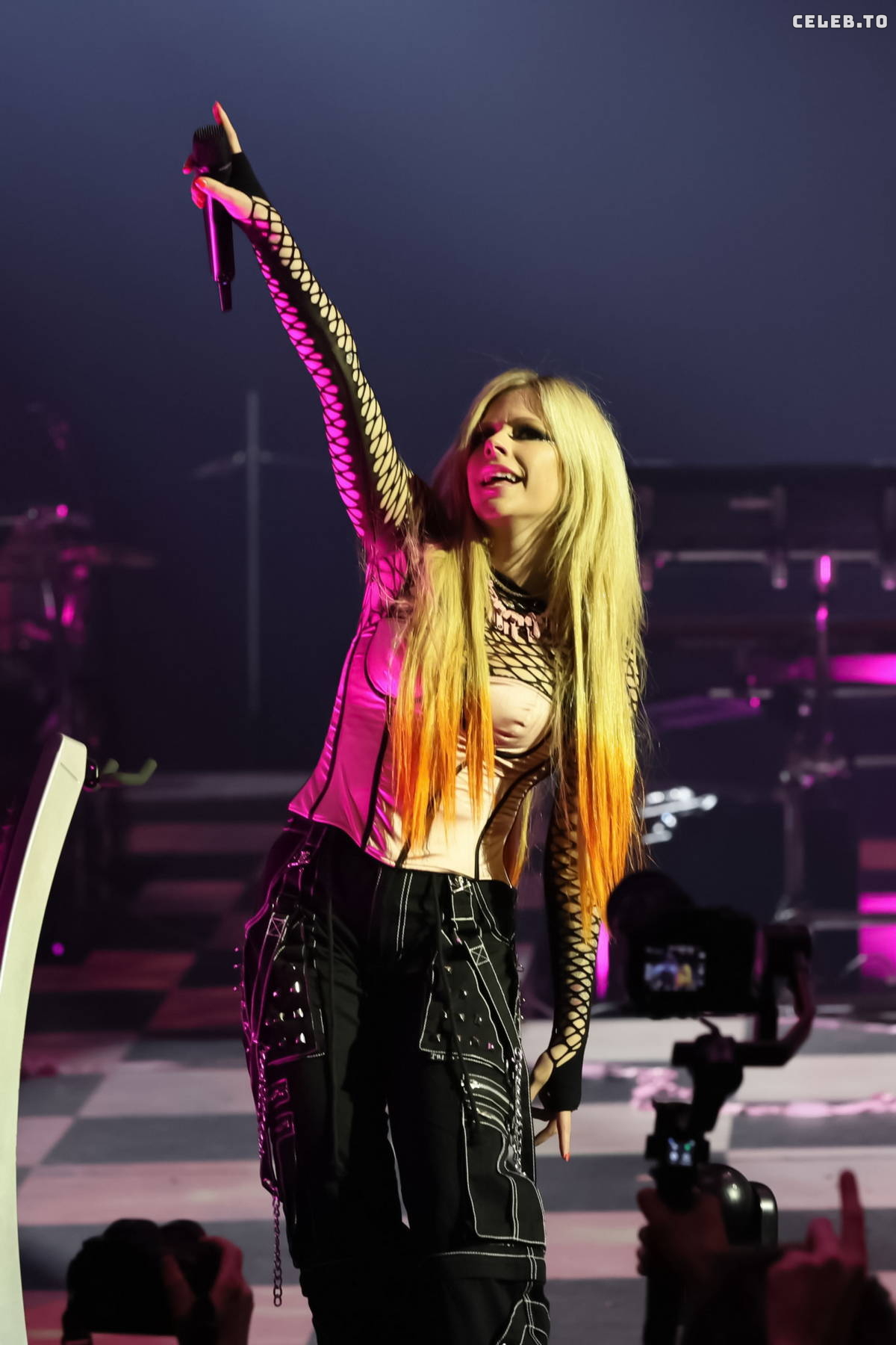 Image 8014915 from Avril Lavigne