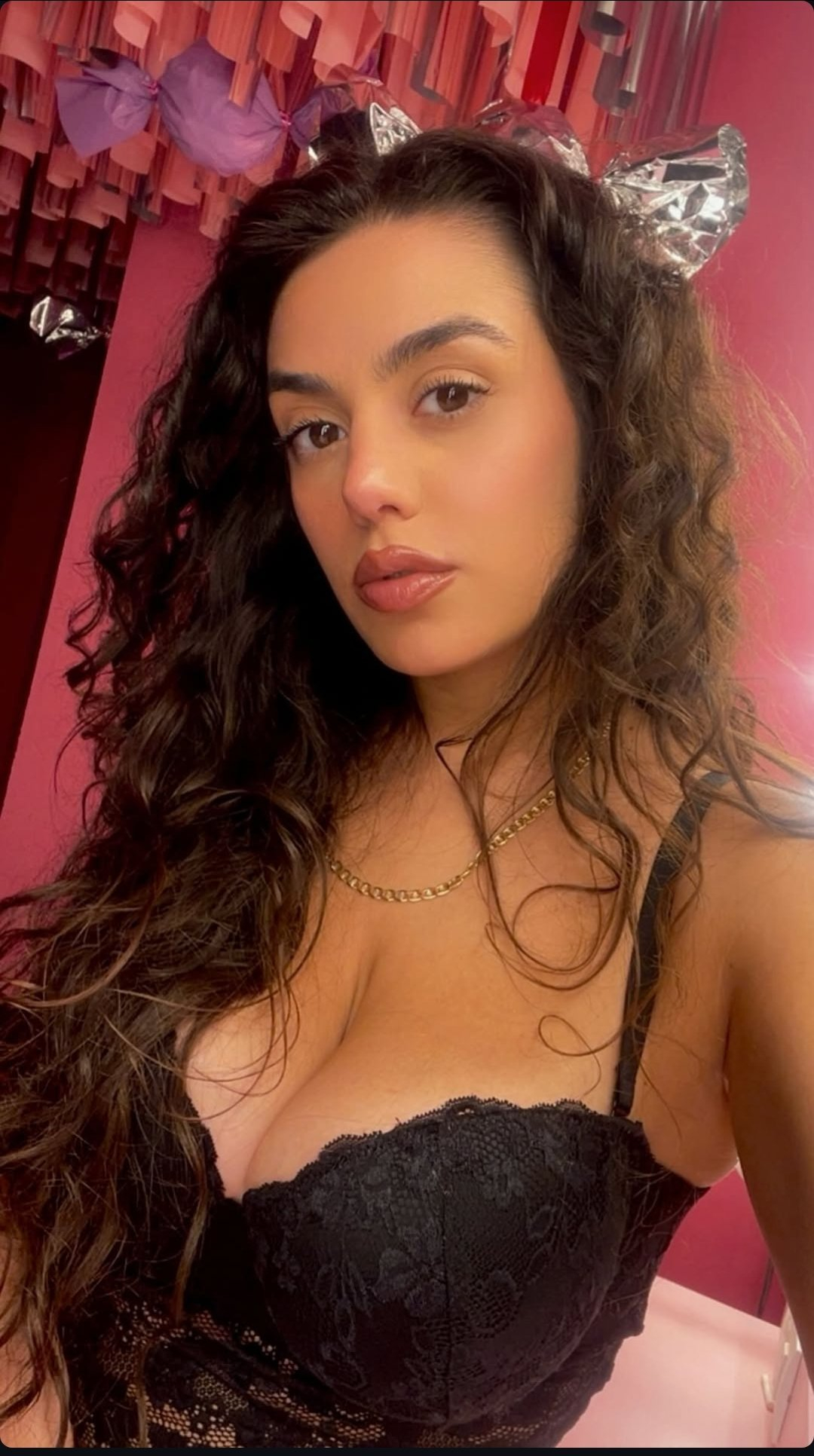 Image 8107717 from Roberta Galati / robiertassss [Busty Italian]