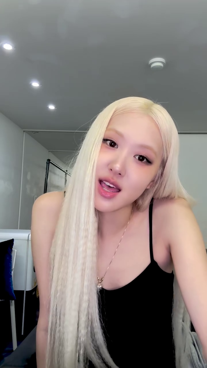 Image 8128009 from Rosé || Roseanne Park - BLΛƆKPIИK ( BLACKPINK )