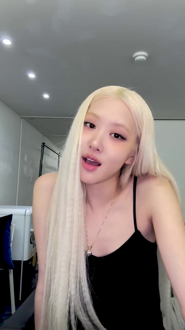 Image 8128012 from Rosé || Roseanne Park - BLΛƆKPIИK ( BLACKPINK )
