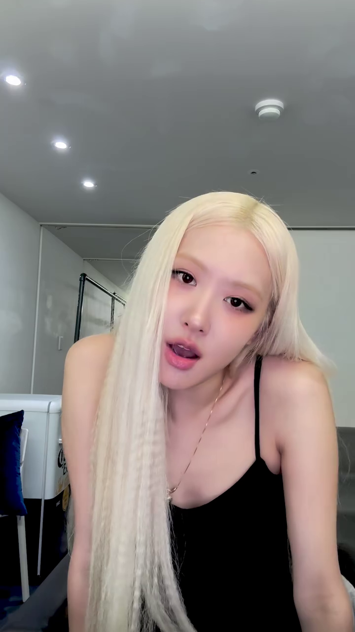 Image 8128014 from Rosé || Roseanne Park - BLΛƆKPIИK ( BLACKPINK )