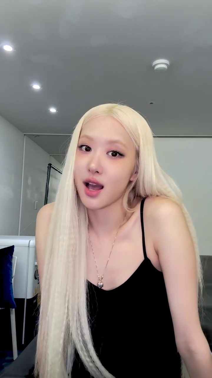 Image 8128015 from Rosé || Roseanne Park - BLΛƆKPIИK ( BLACKPINK )