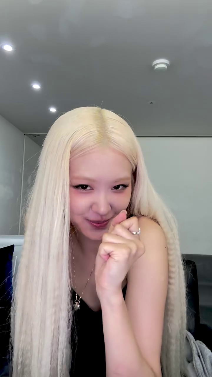 Image 8128017 from Rosé || Roseanne Park - BLΛƆKPIИK ( BLACKPINK )