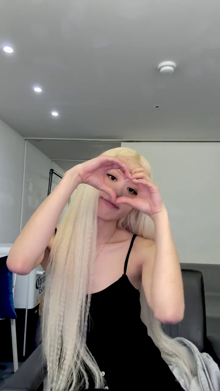 Image 8128021 from Rosé || Roseanne Park - BLΛƆKPIИK ( BLACKPINK )