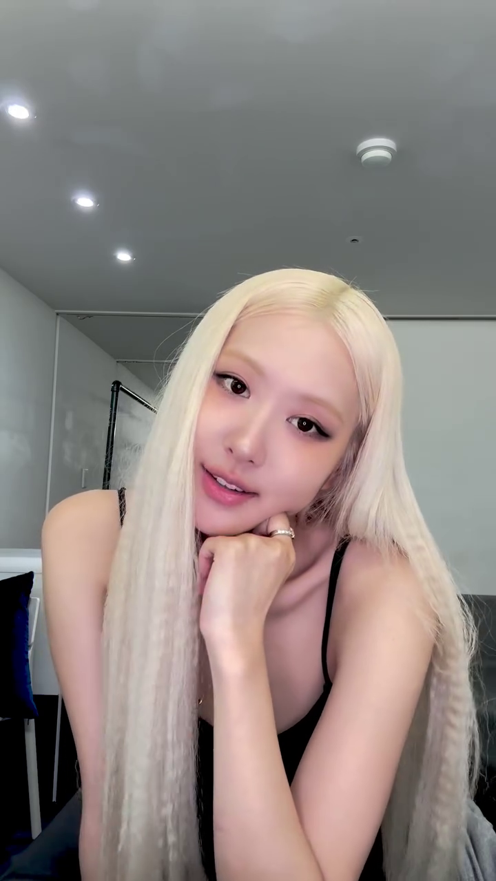 Image 8128024 from Rosé || Roseanne Park - BLΛƆKPIИK ( BLACKPINK )