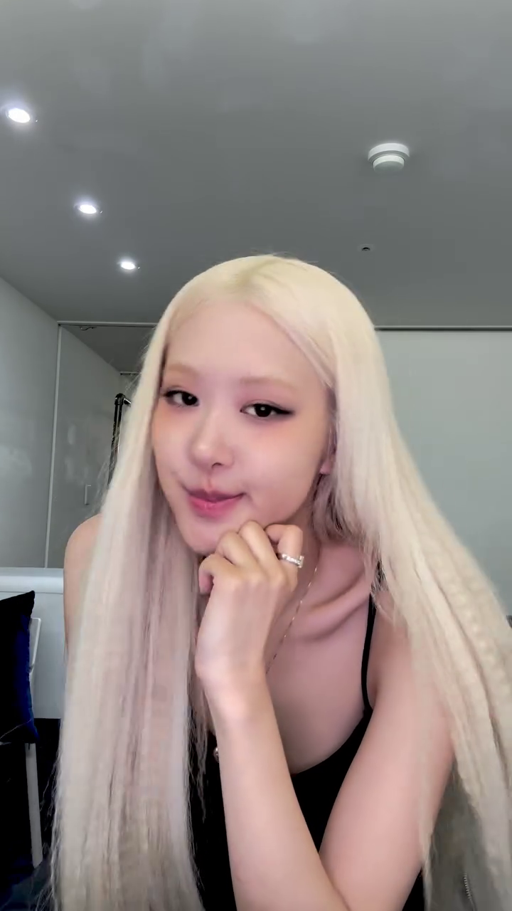 Image 8128025 from Rosé || Roseanne Park - BLΛƆKPIИK ( BLACKPINK )