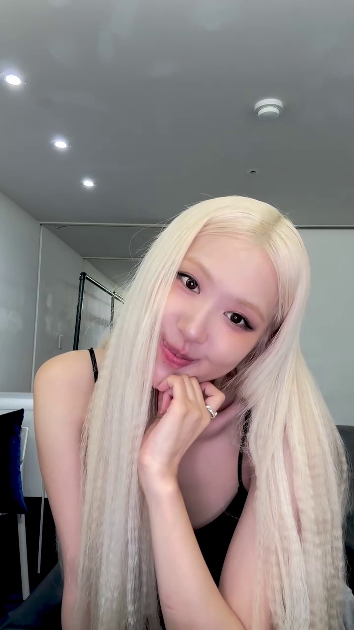 Image 8128029 from Rosé || Roseanne Park - BLΛƆKPIИK ( BLACKPINK )