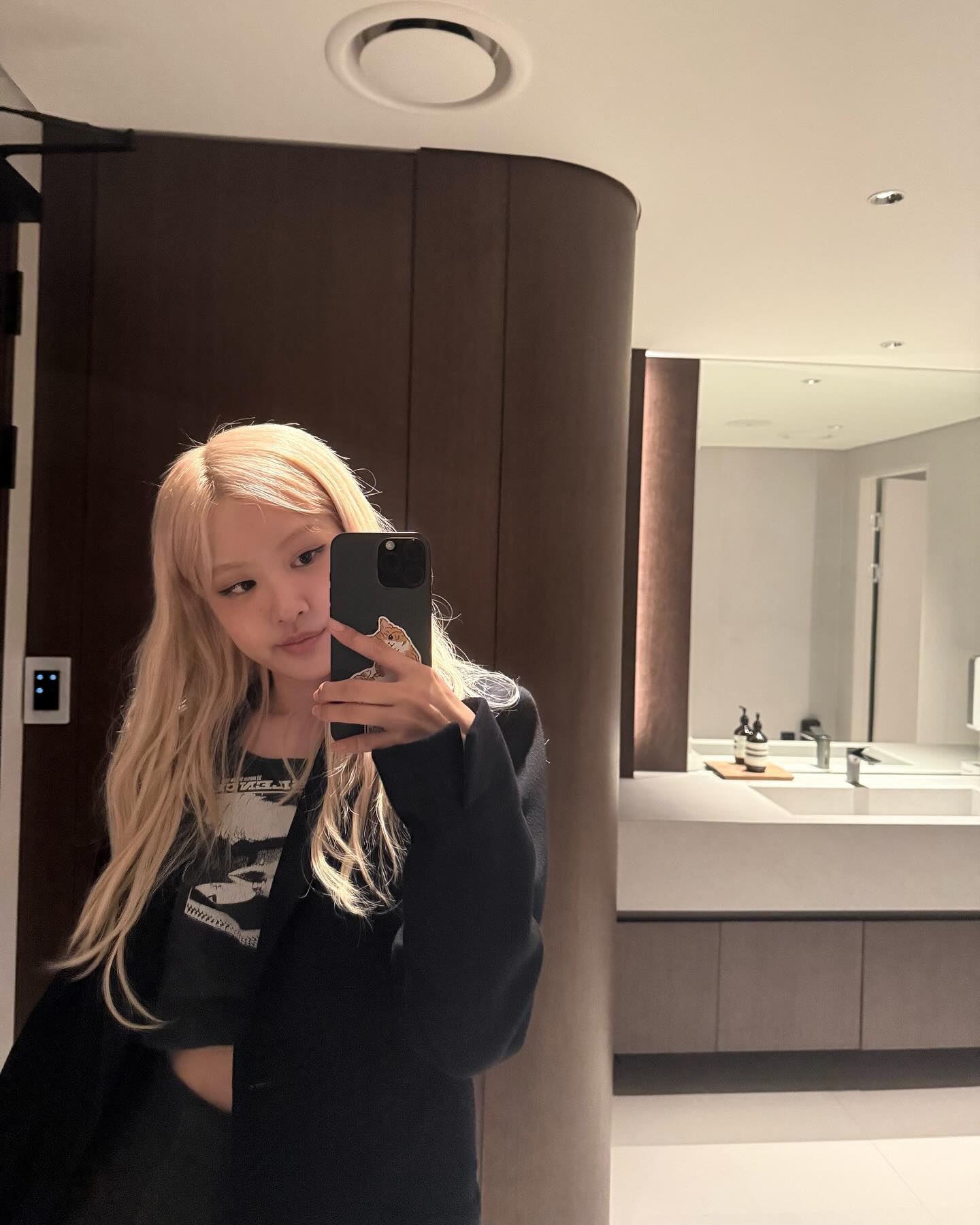 Image 8128034 from Rosé || Roseanne Park - BLΛƆKPIИK ( BLACKPINK )