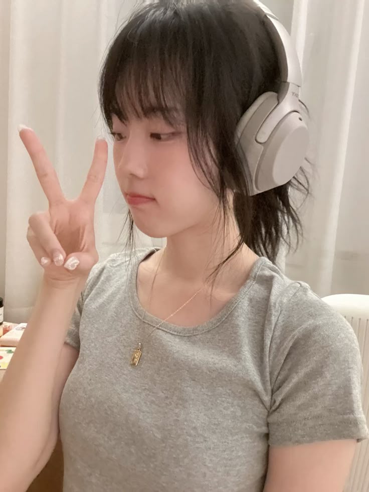 Image 8236402 from Laurine ASMR