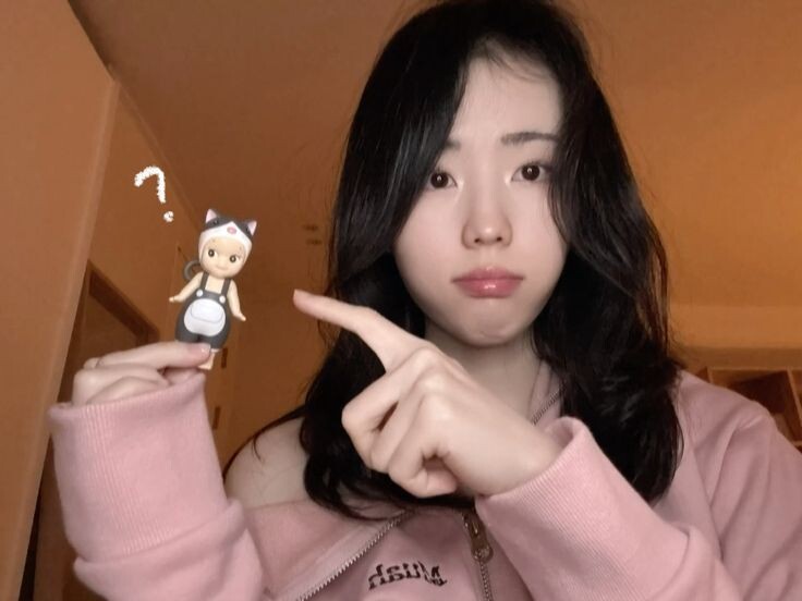 Image 8236443 from Laurine ASMR