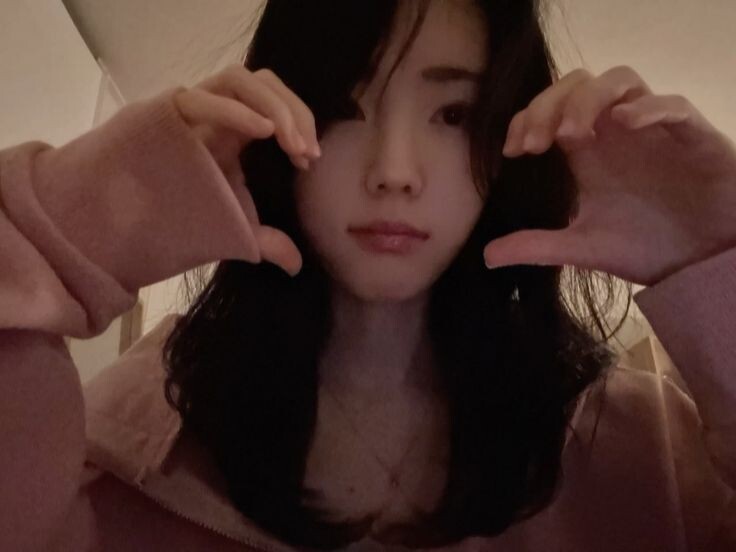 Image 8236447 from Laurine ASMR