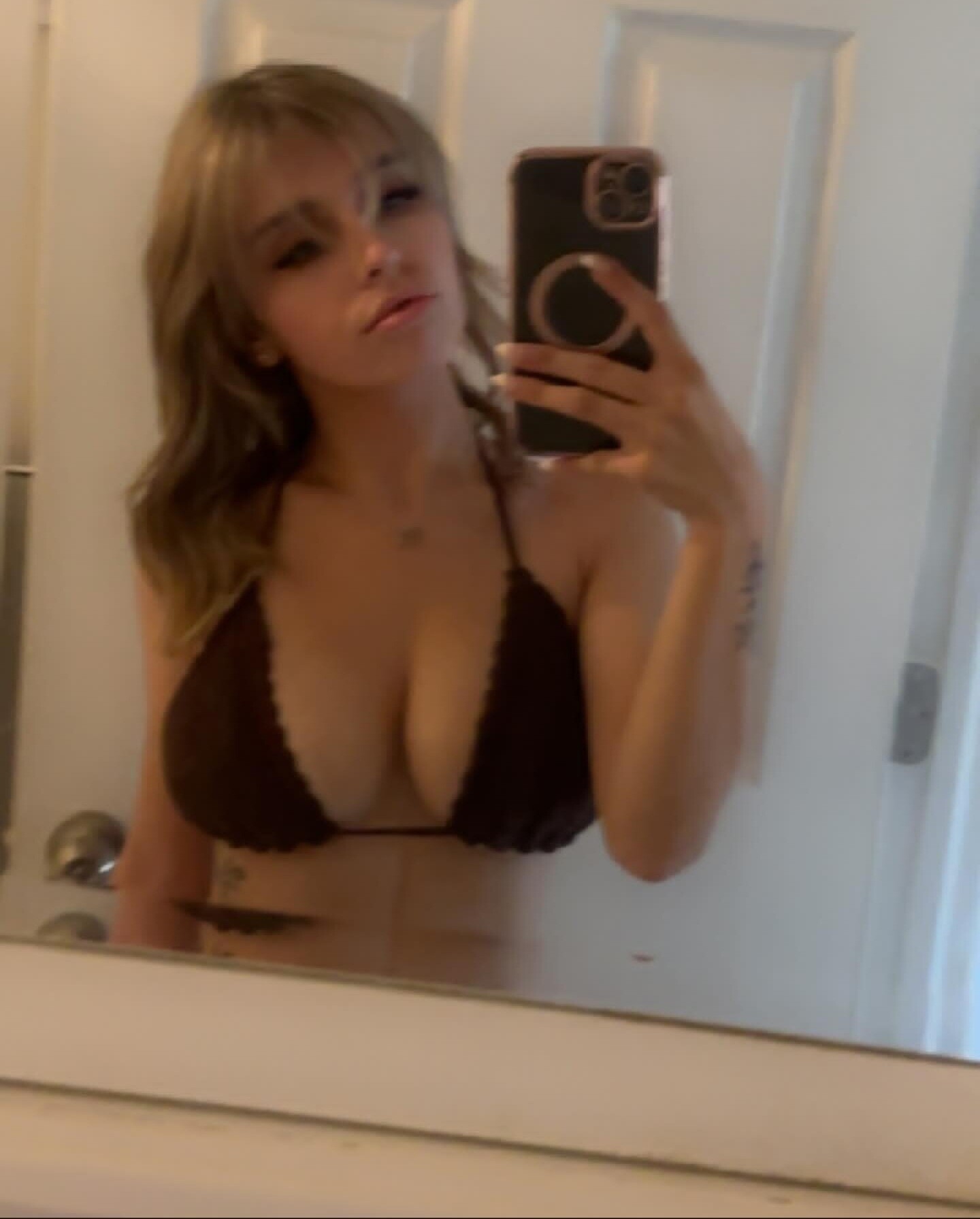 Image 8318516 from Hailey Phillips / haileychechik / haileyphilllips / maybeehailey /